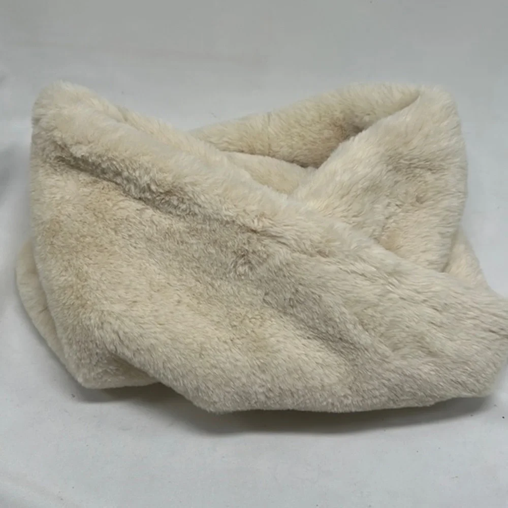 Faux Fur Cream Criss Cross Shawl Scarf
